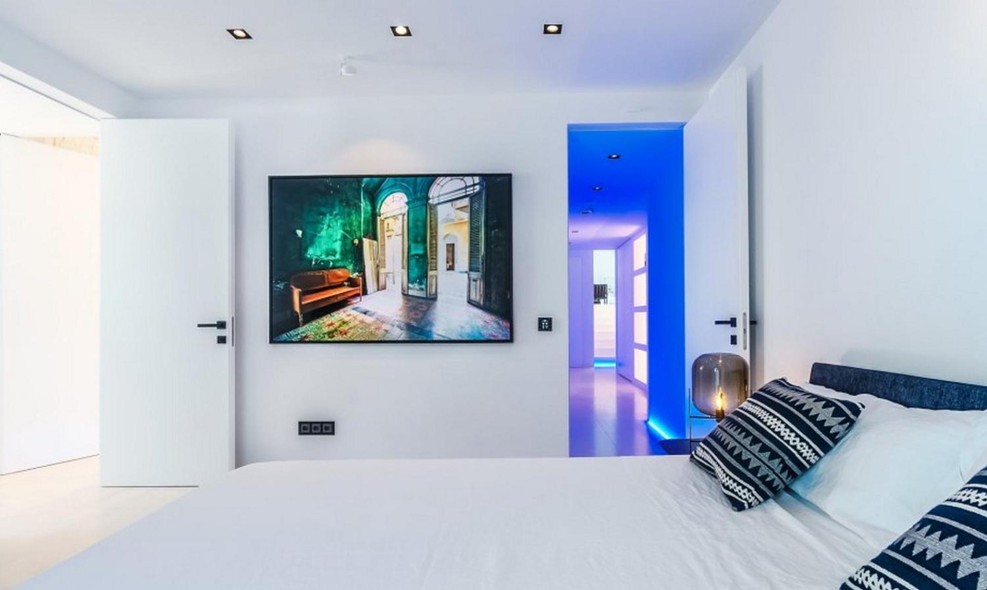 Ideal Location, Seaview *